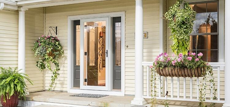 screen door installation in Templeton